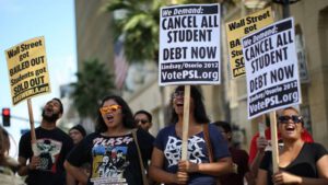El origen de la deuda estudiantil en Estados Unidos