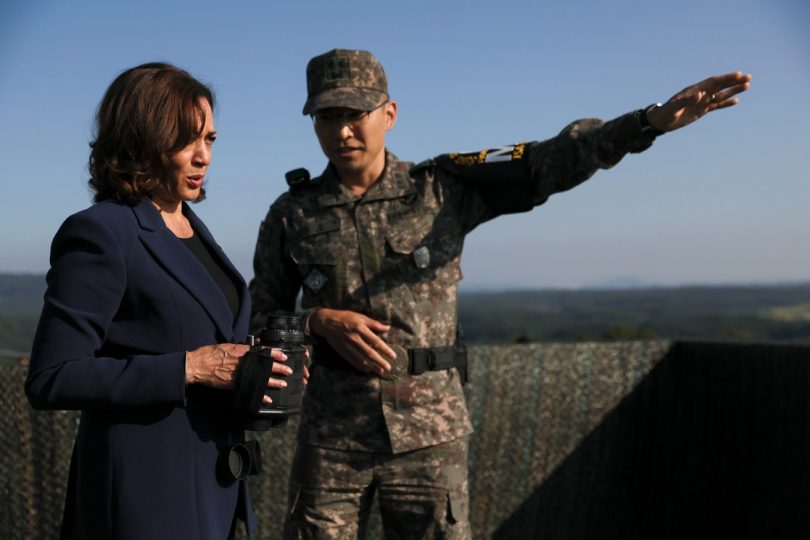 La vicepresidenta de Estados Unidos, Kamala Harris, visitó el jueves la Zona Desmilitarizada que divide Corea del Norte y Corea del Sur