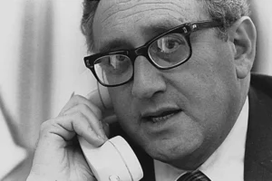 Henry Kissinger, criminal de guerra, aún en libertad a los 100 años