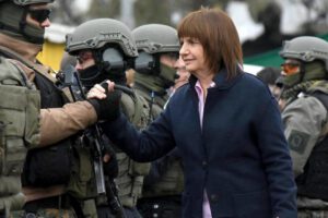 Patricia Bullrich promete una “salida justa” para los represores de la dictadura Argentina
